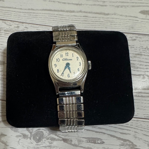 Accessories - Vintage Alice in wonderland mechanical watch (1961)